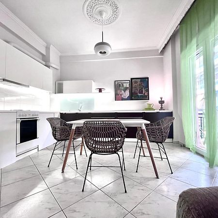 Central 7 - Stylish Apartment Komotini Exteriör bild